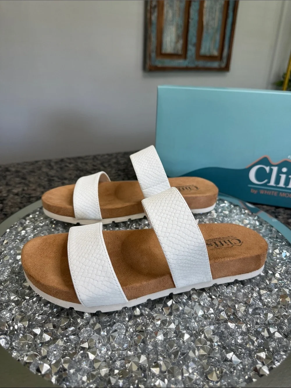 Cliffs by WHITE MOUNTAIN White Double-Strap Slide Sandals NEW 7